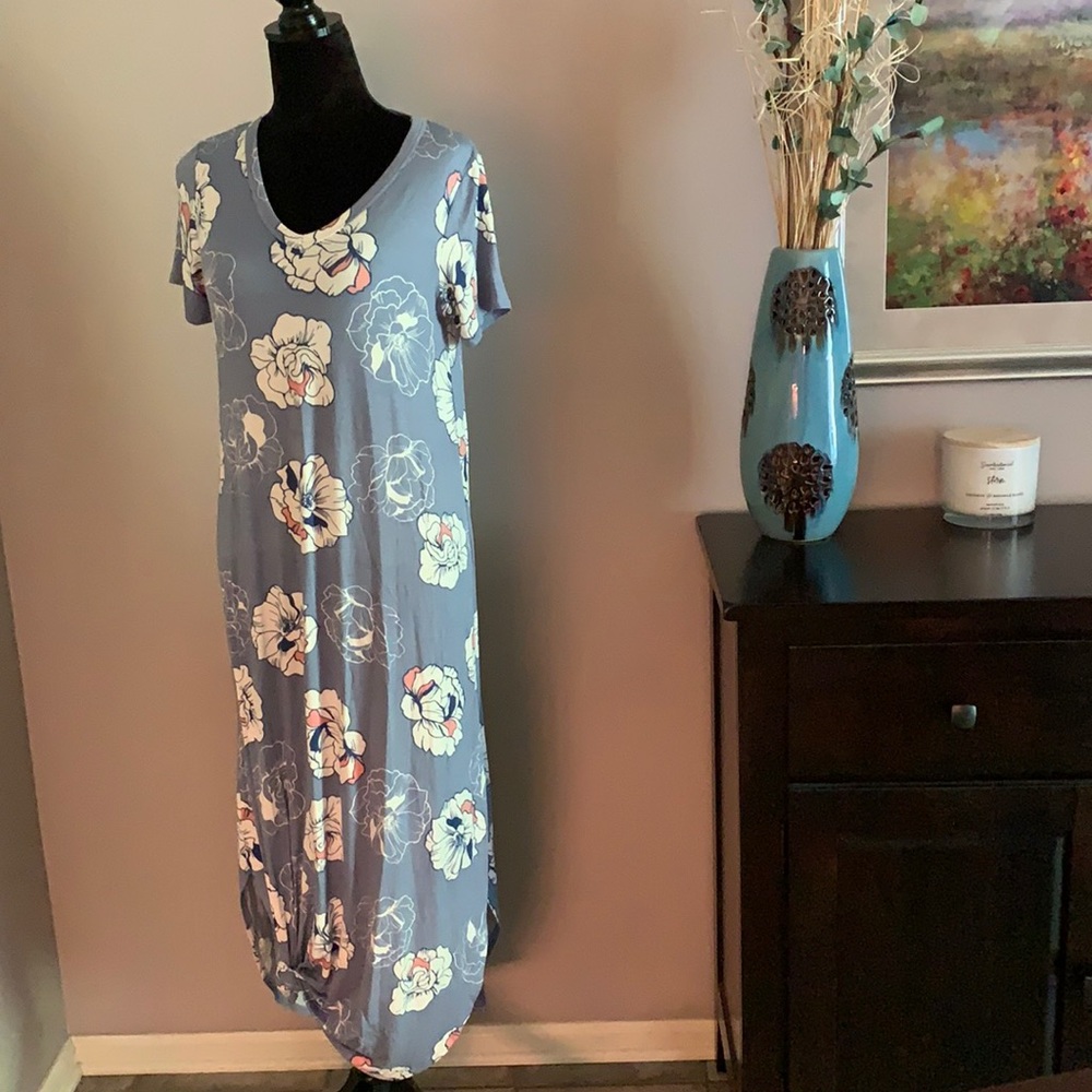 Hopely maxi dress.